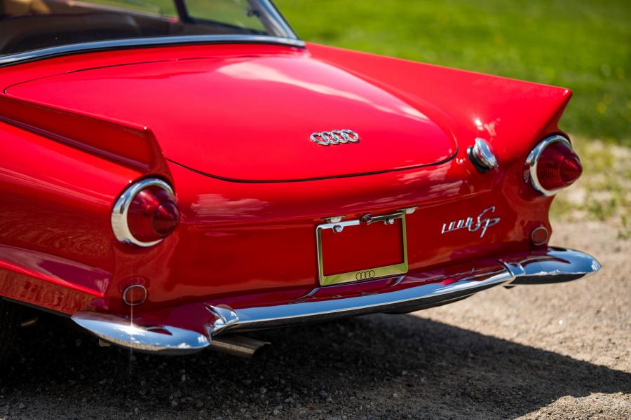Детали экстерьера Auto Union 1000 SP Coupe (6815001787) 1960 года  (фото 14 из 27)